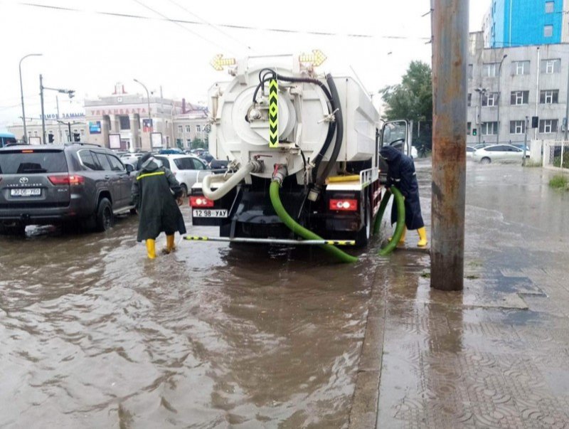 Зам, талбайд тогтсон 120 тонн усыг сорууллаа